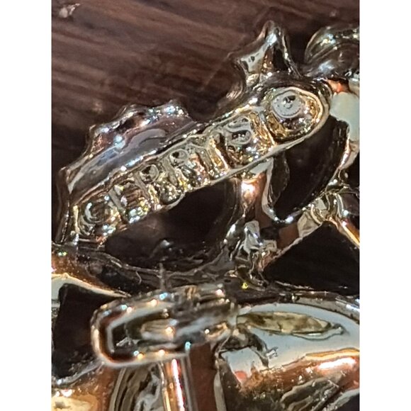 Vintage Gerrys Reindeer Wreath Brooch Pin Enamel Holly & Red Berries Gold-Tone - Picture 4 of 4